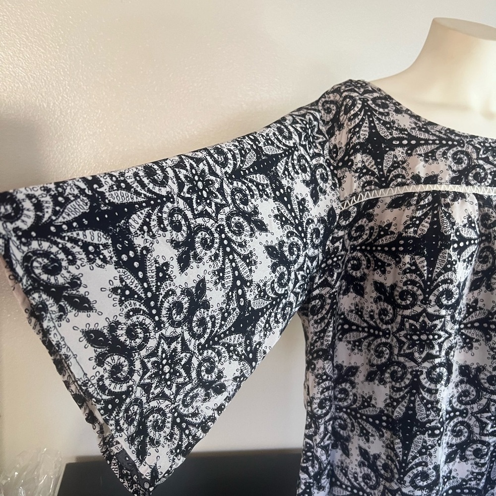 Bloomchic Patterned Blouse - Picture 3 of 6